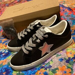 *LIKE NEW* Women’s Vintage Havana Gadol size 8.5